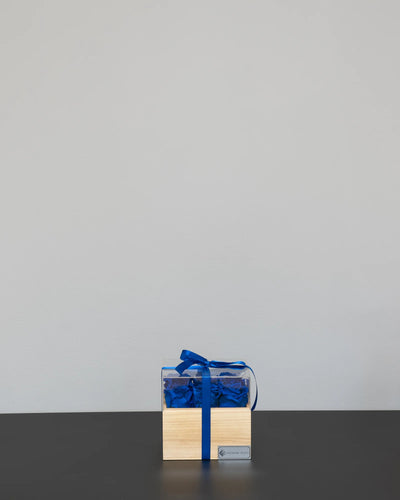 Evighetsros Rosbox 9 st som presentbox med konserverade rosor i röd