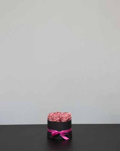 Elegant presentation av Evighetsros Rosbox Rund