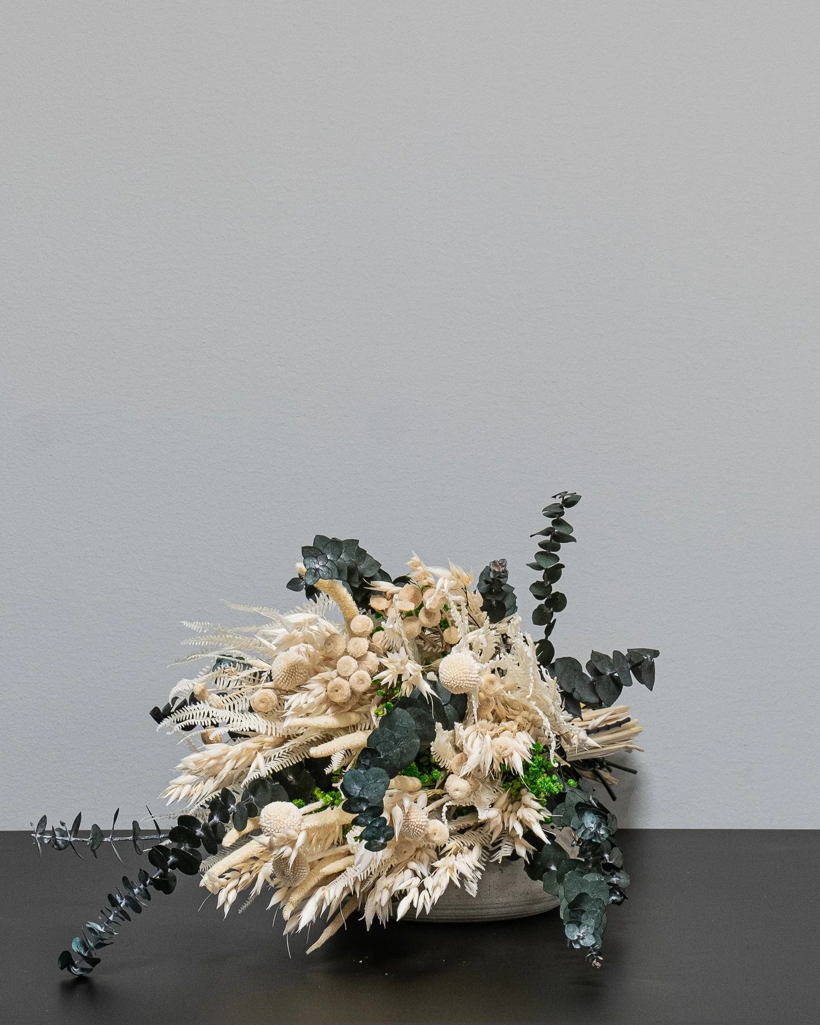 Premium handgjord Boho Elegans med torkade och bevarade blommor från Forever Flora