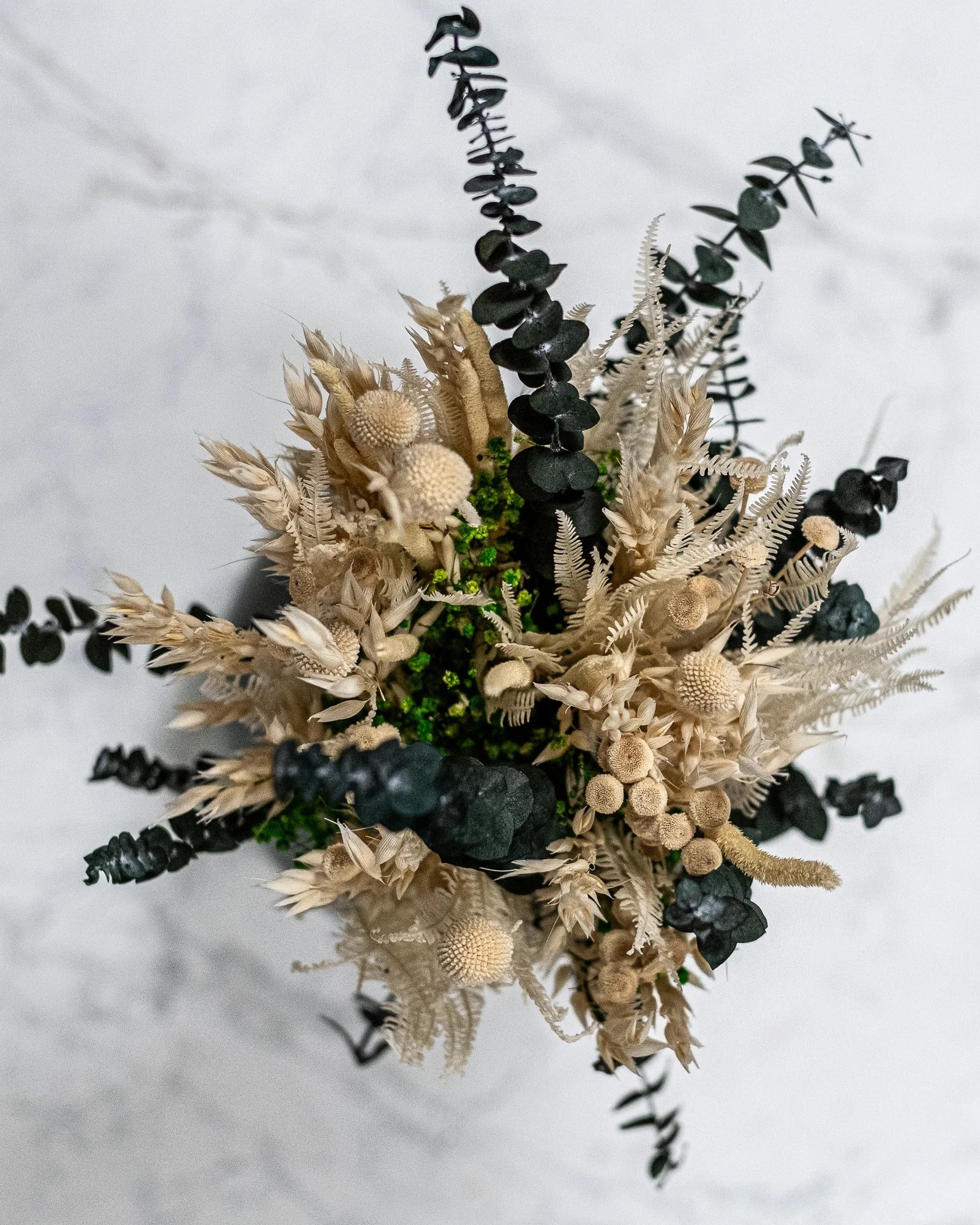 Bröllopsbukett Boho Elegans med romantisk form och bevarade detaljer