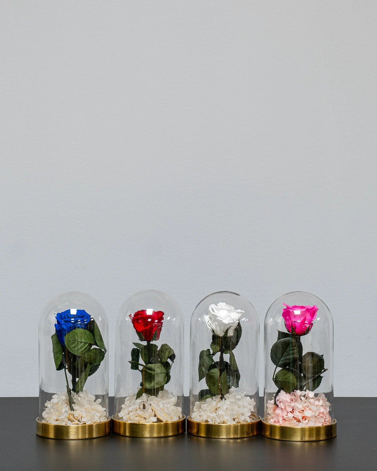 Roskupa med Evighetsrosor och Hortensia - rosbox från Forever Flora i röd