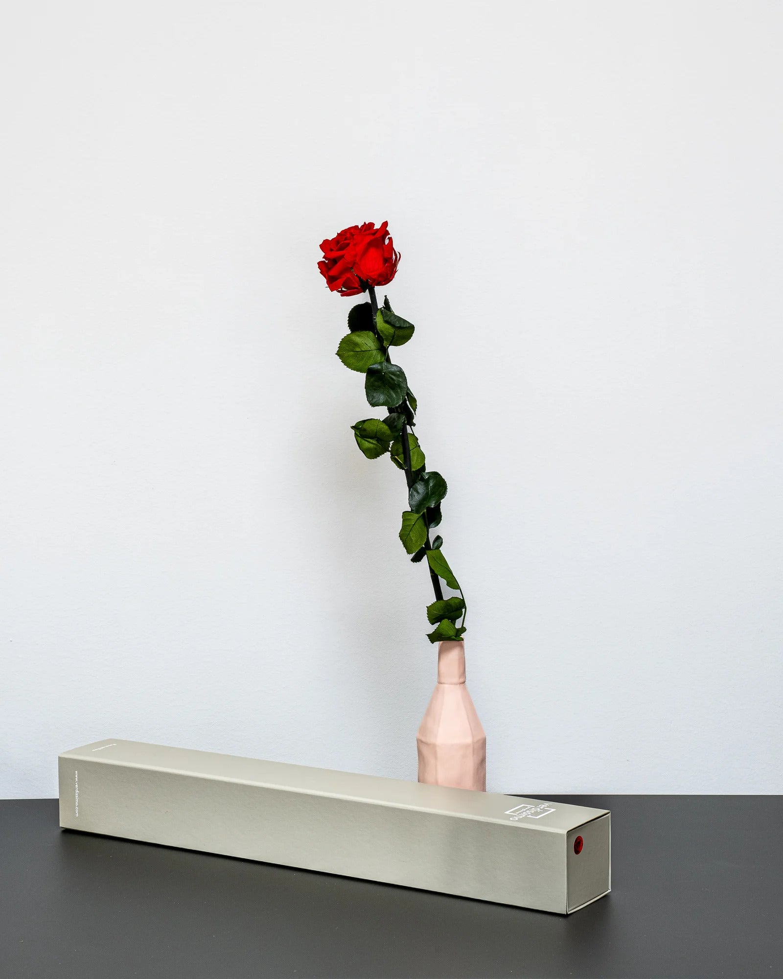 Singel Giftbox - V Rose för dekorativ styling i inomhusmiljö