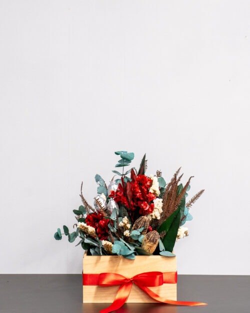 Alternative view of Punainen Elegans -kukkalaatikko – Ylellinen koriste, joka kestää vuosia