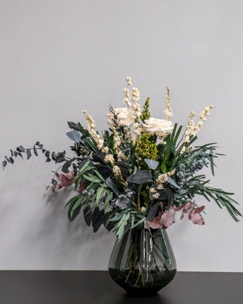 Alternative view of Luonnonkimppu – Ajaton ja tyylikäs kukkakimppu ikikukista